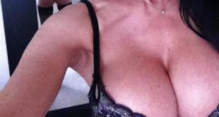 Mes énormes seins et en string